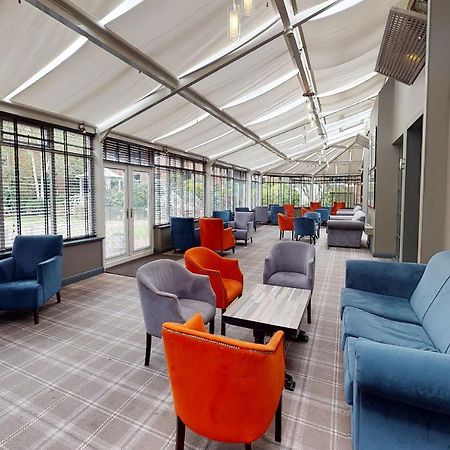 Village Hotel Chester St David'S Ewloe Extérieur photo